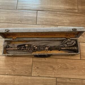 Vintage PEDLER CO METAL CLARINET Elkhart Indiana USA (Unknown Condition) & Case